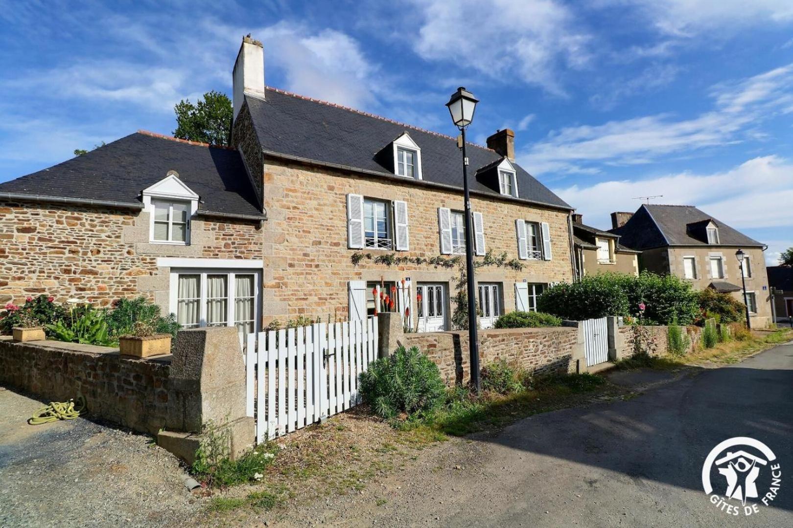Bed and Breakfast Le Jardin De Quercus Bazouges-la-Perouse Экстерьер фото