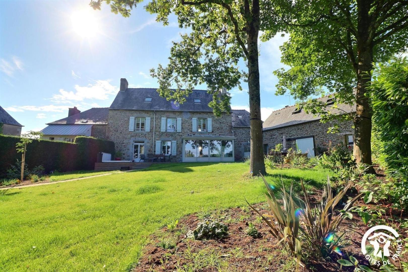 Bed and Breakfast Le Jardin De Quercus Bazouges-la-Perouse Экстерьер фото