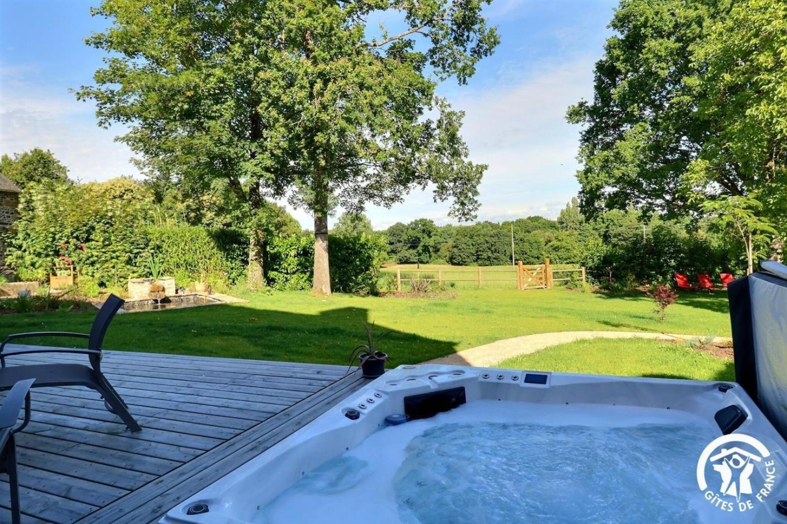 Bed and Breakfast Le Jardin De Quercus Bazouges-la-Perouse Экстерьер фото